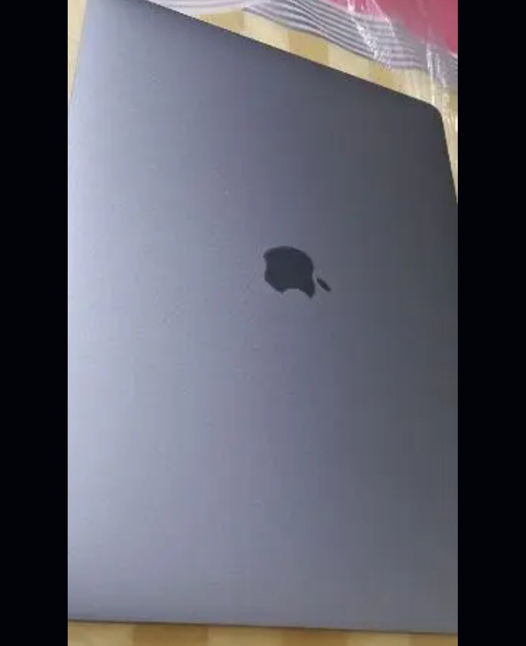 Macbook Pro i9 (2019) 15inch 16/520 4gb graphic card