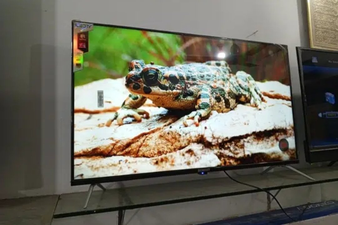 32,,inches TCL LCD LED TELEVISION