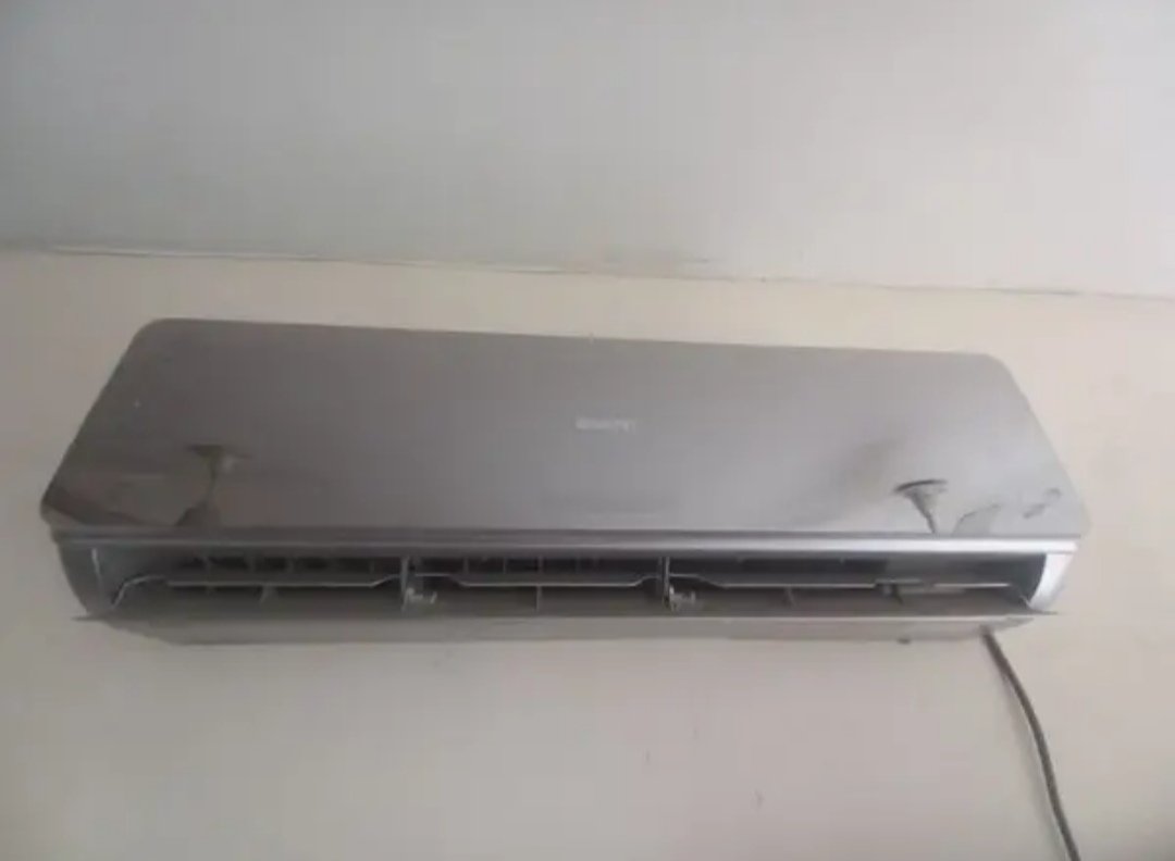 Super 18G mirror Black e-comfort Orient 1.5 ton Invertor Wifi access