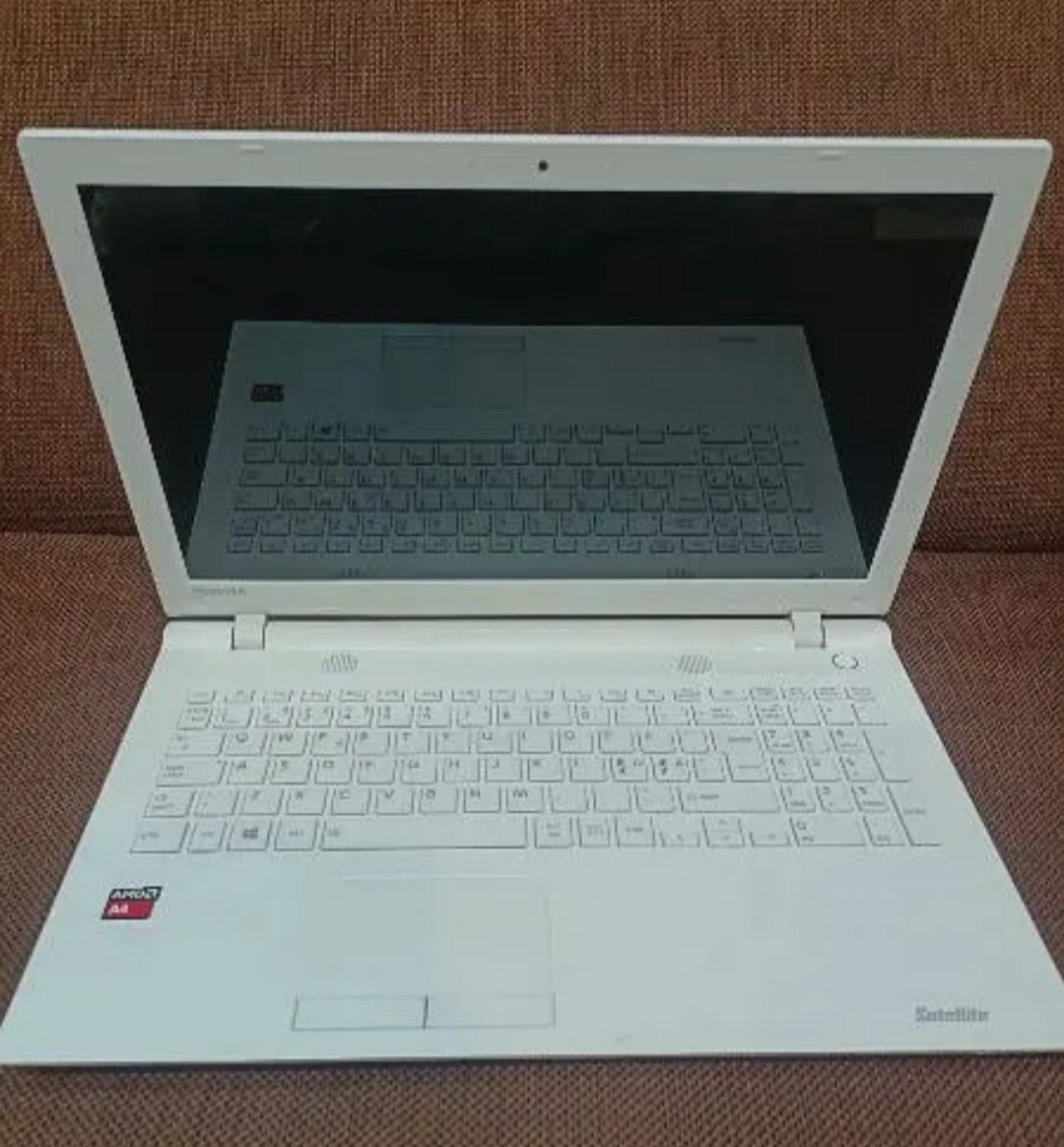 Toshiba 8GB/128GB, AMD A4-7210 7th Gen, 15.6″ FHD Radeon R3 Graphics