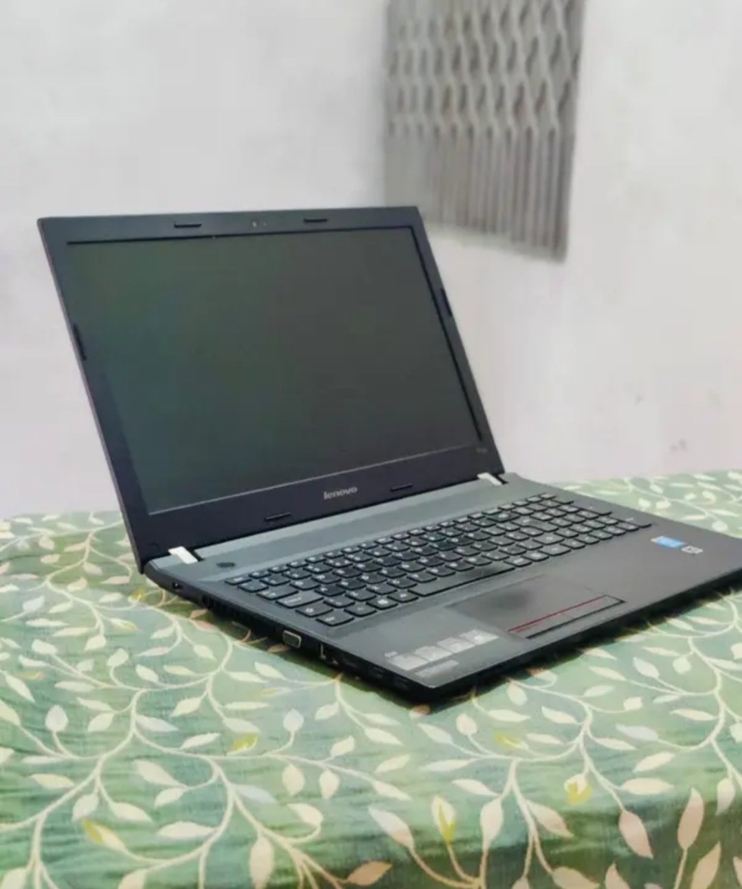 Core i5 5th Gen, 8 GB ram, 128 GB SSD, 15.5 Inch big display