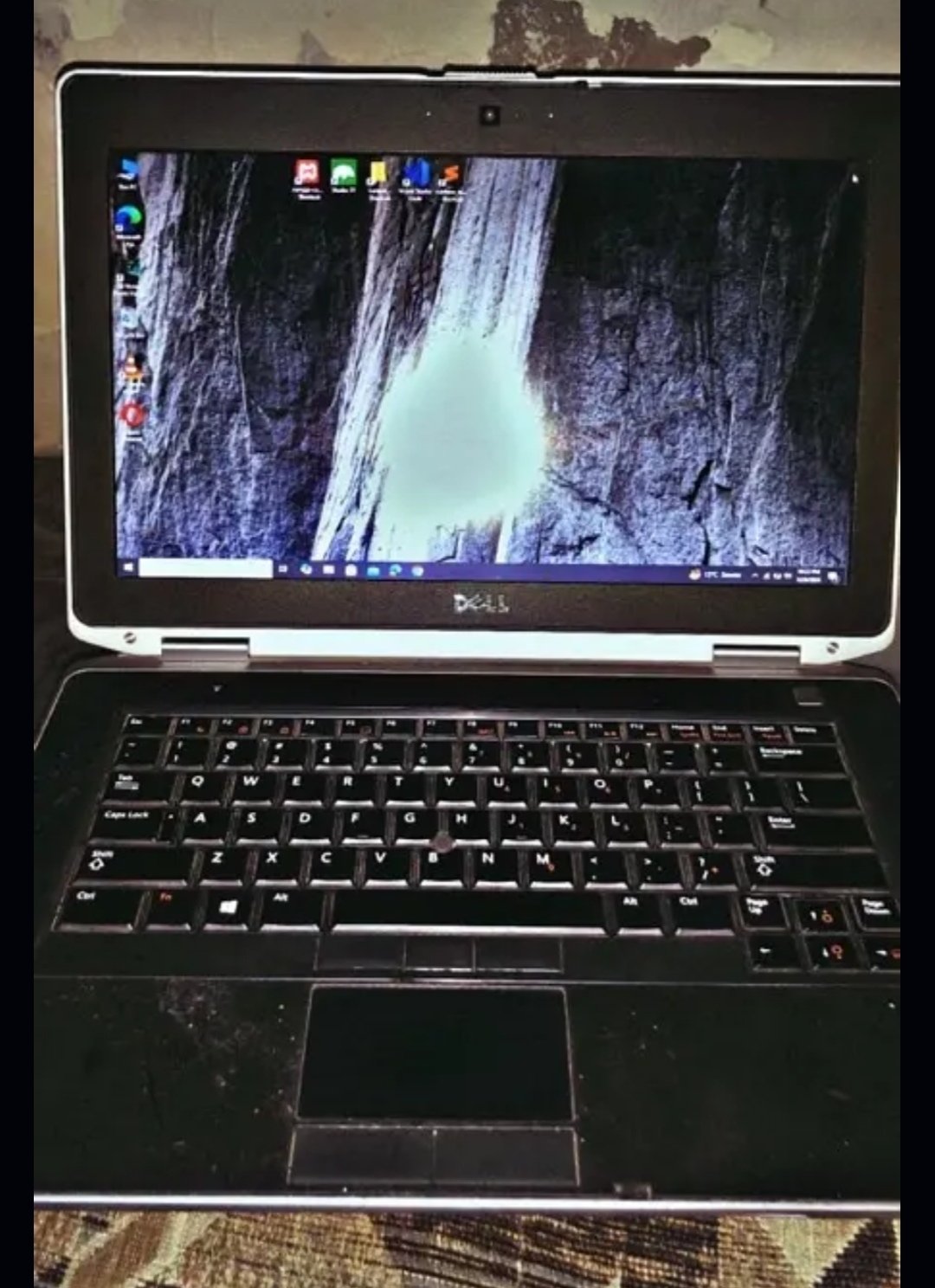 dell latitude laptop for sale 10/9 condition