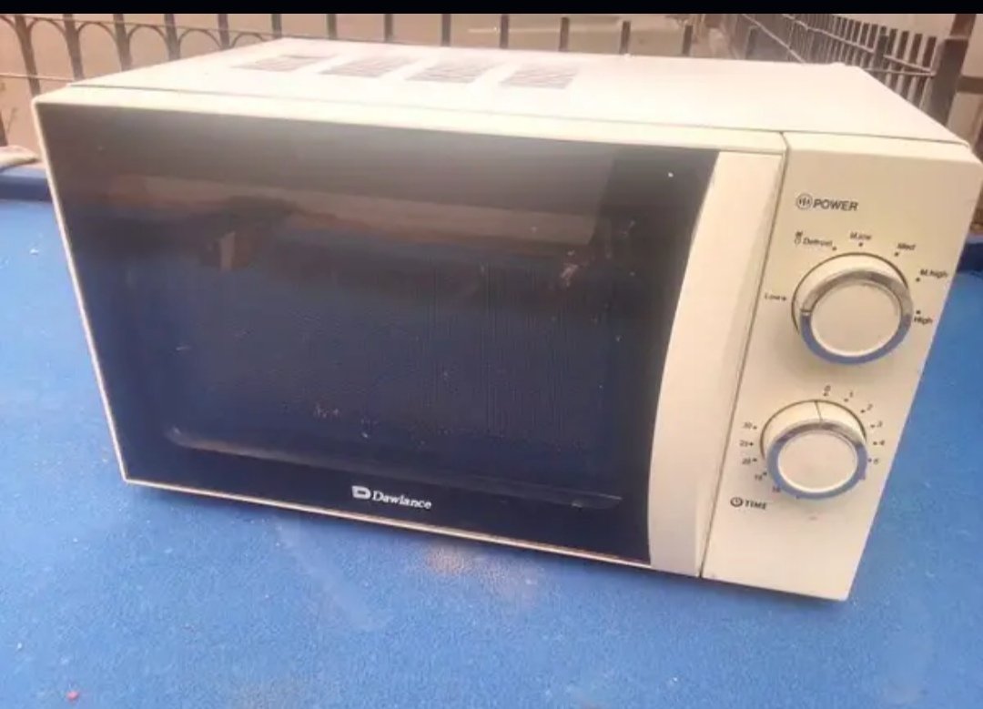 microwave oven Dawlance good condition