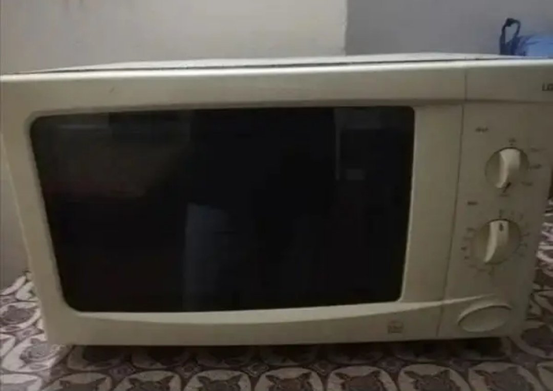 Microwave oven full size k haworking condition okay ha