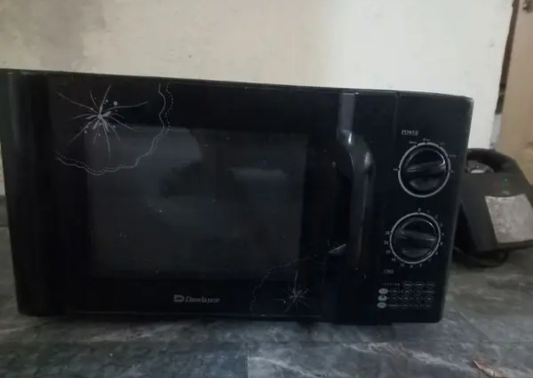 microwave oven